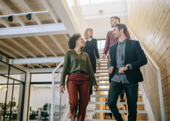 Betrek medewerkers bij arbeidsvoorwaarden: meer tevredenheid én betrokkenheid