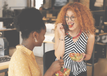 Werkgever moet medewerker verleiden om naar kantoor te komen