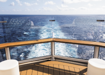 Cruise of vliegvakantie? De reis wordt onderdeel van de bestemming