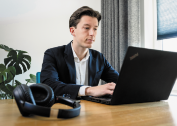 Stijn Landstra laat zich niet door zijn oogziekte tegenhouden: ‘Je hebt zelf grip op hoe je met dingen omgaat’